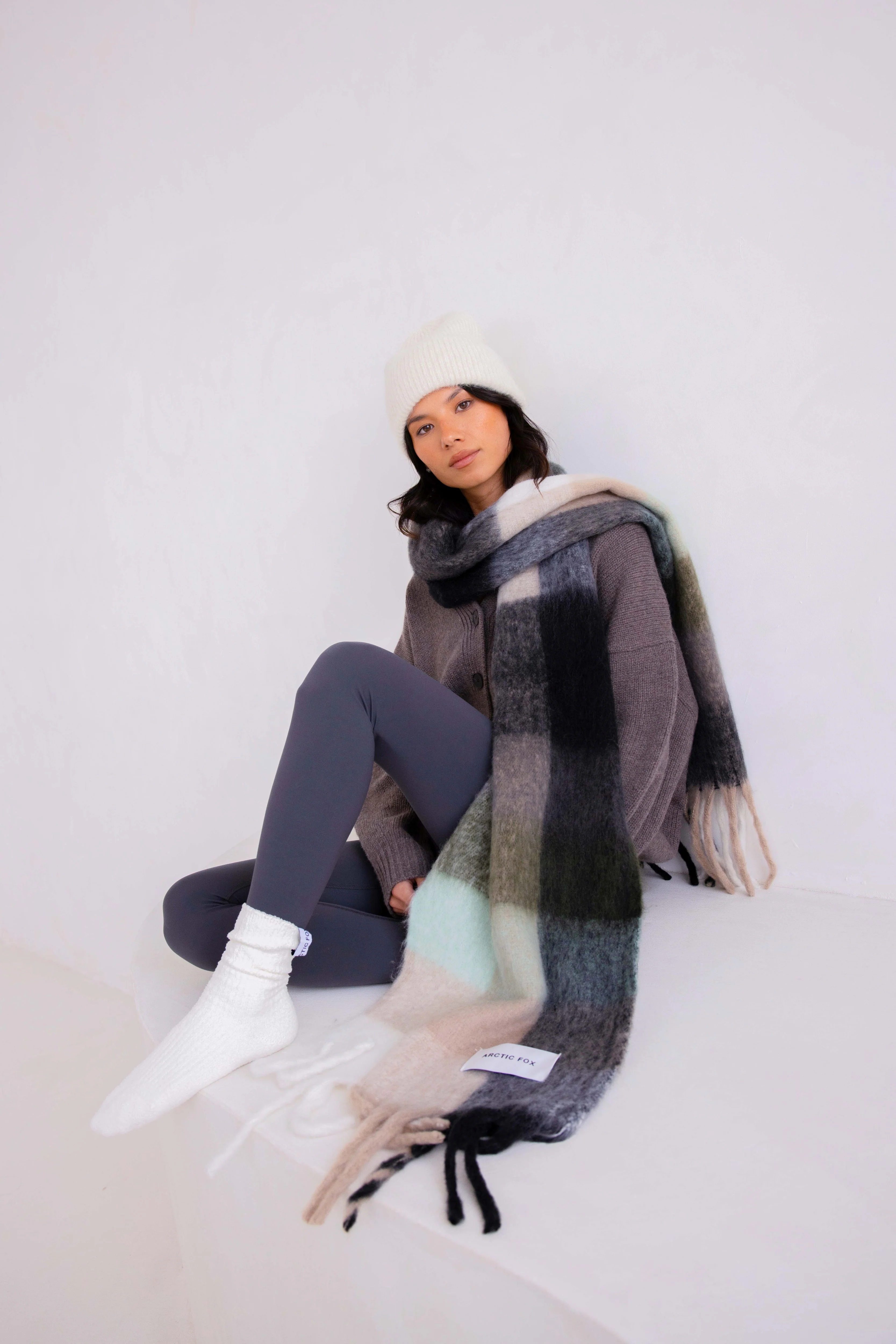 The Alpaca Beanie - White - Image 6