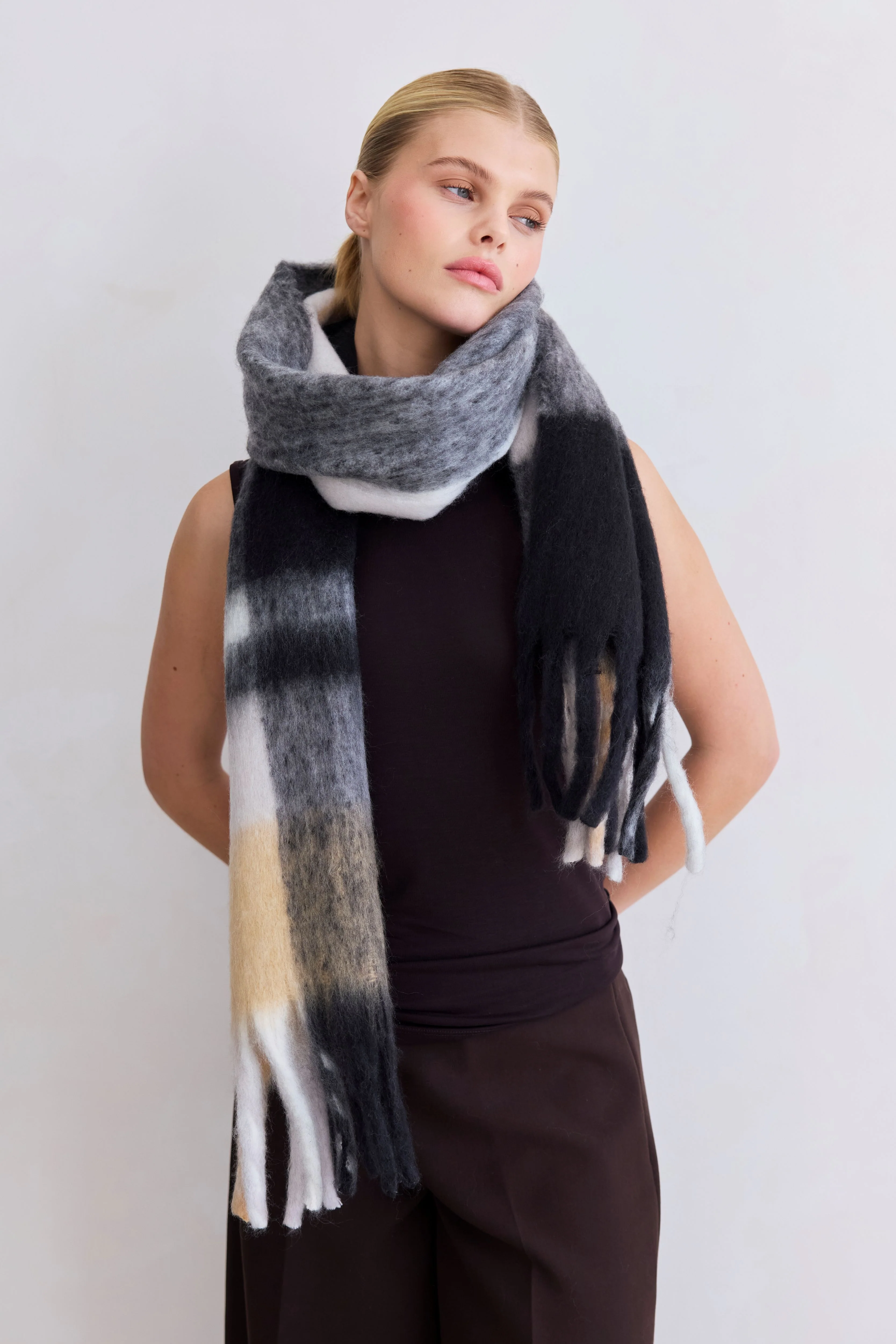The Stockholm Scarf - The Arctic - Image 6