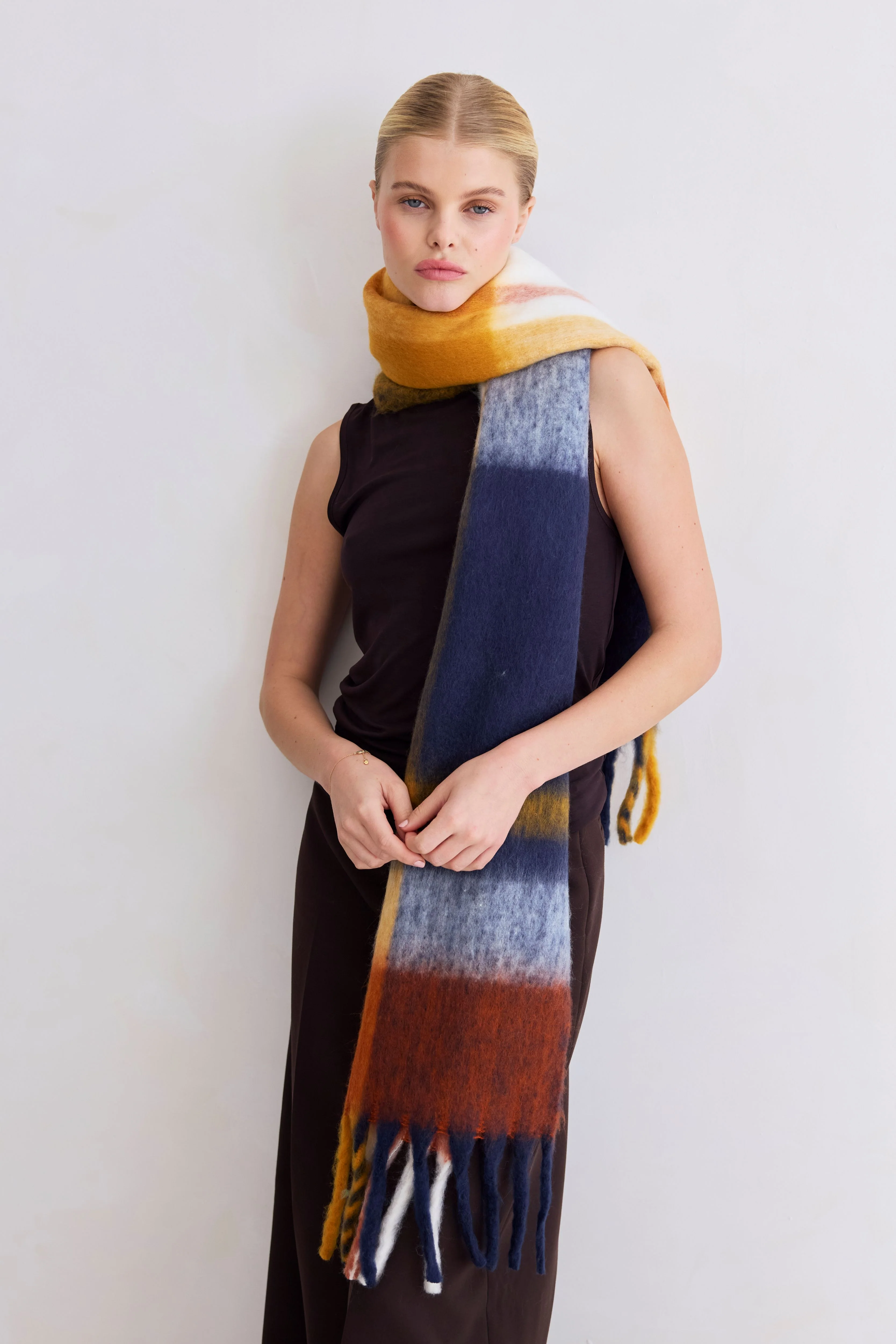 The Stockholm Scarf - Midnight Summer - Image 4