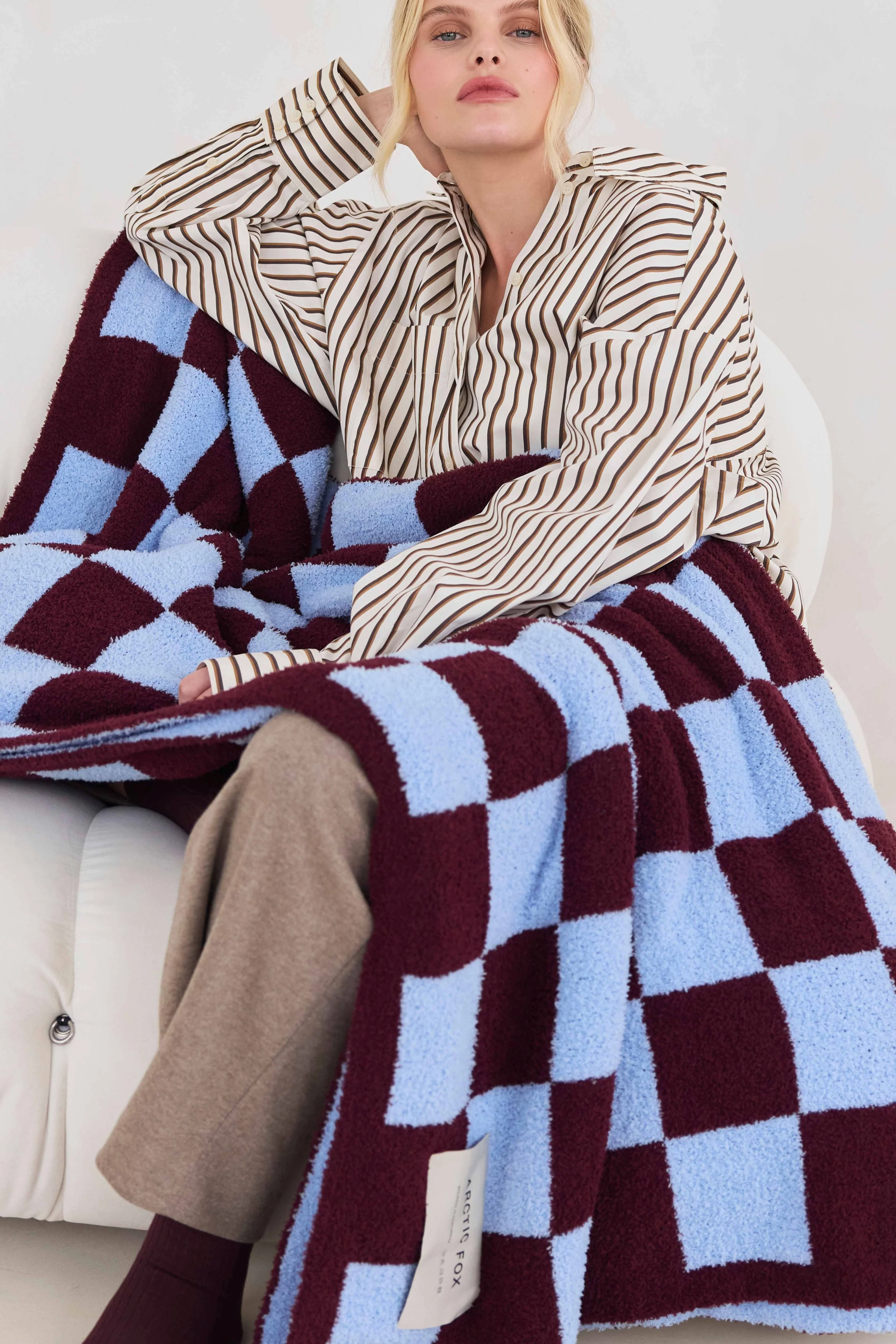 The Teddy Throw - Blue - Image 4